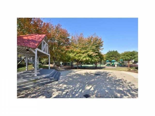 695 Riverside Dr, Suwanee, GA 30024 photo 25