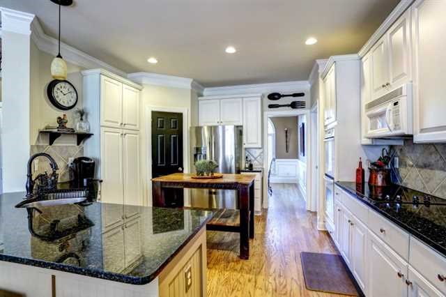 695 Riverside Dr, Suwanee, GA 30024 photo 6