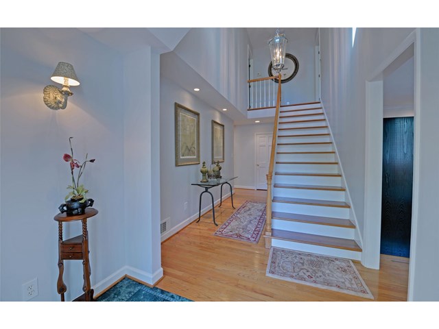 9770 Farm Brook Ln, Alpharetta, GA 30022 photo 3