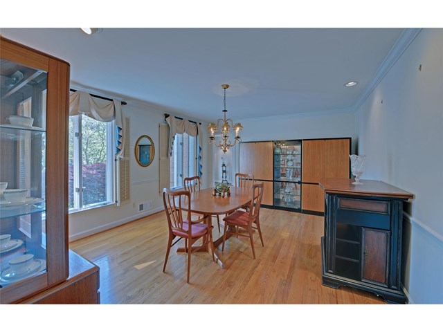 9770 Farm Brook Ln, Alpharetta, GA 30022 photo 4