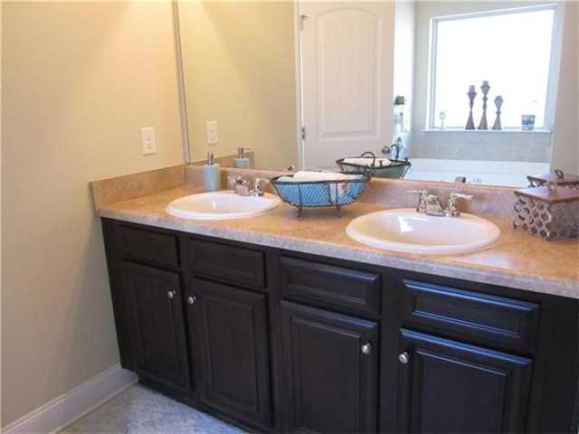 1967 Summerview Ct, Morrow, GA 30260 photo 12