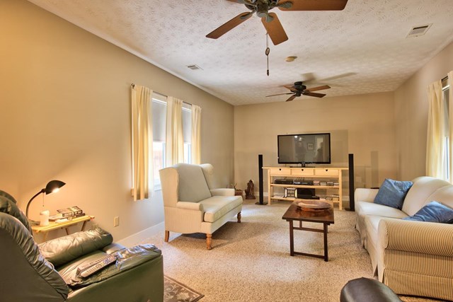 139 Hawkins Ave, Rutledge, GA 30663 photo 10
