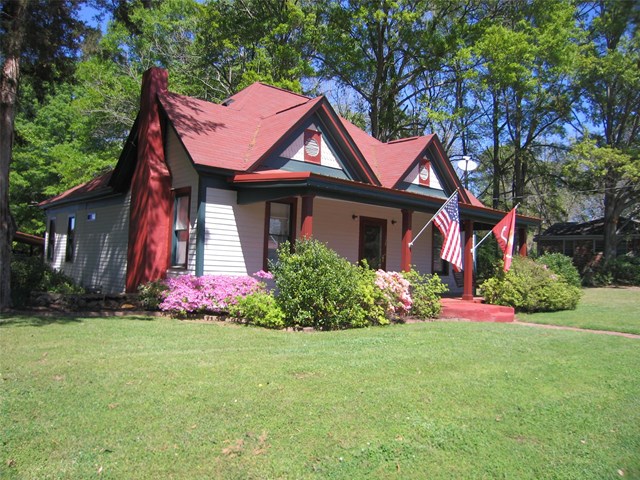 139 Hawkins Ave, Rutledge, GA 30663 photo 2