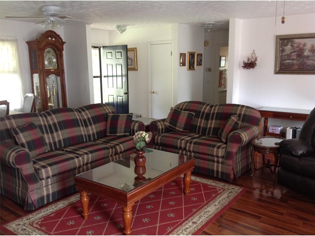 105 Ivy Dr, Covington, GA 30016 photo 2