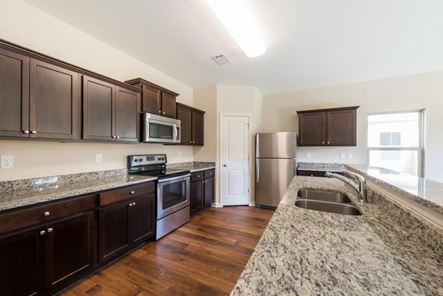 1386 Turning Leaf Ln, Pendergrass, GA 30567 photo 3