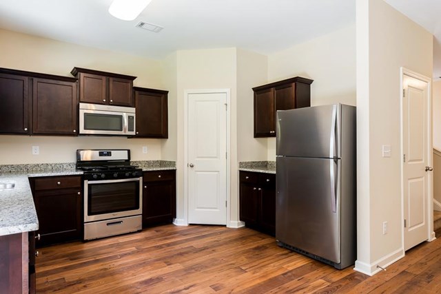 1391 Turning Leaf Ln, Pendergrass, GA 30567 photo 4