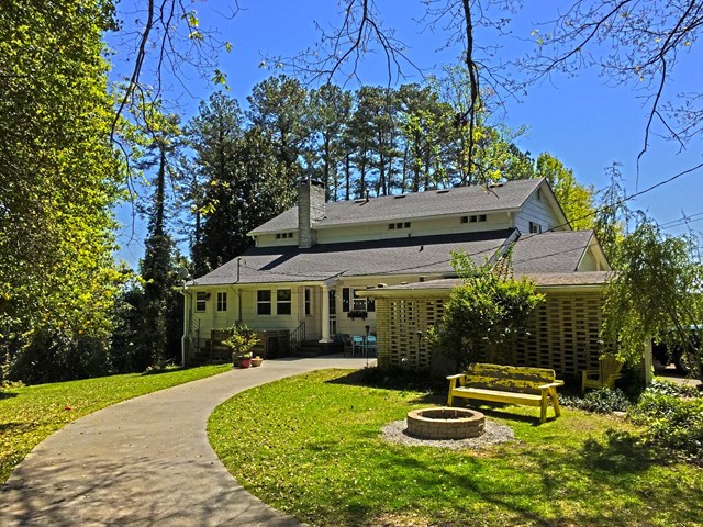 1623 E Tugalo St, Toccoa, GA 30577 photo 1