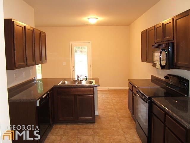 5867 Rex Ridge Loop, Rex, GA 30273 photo 2