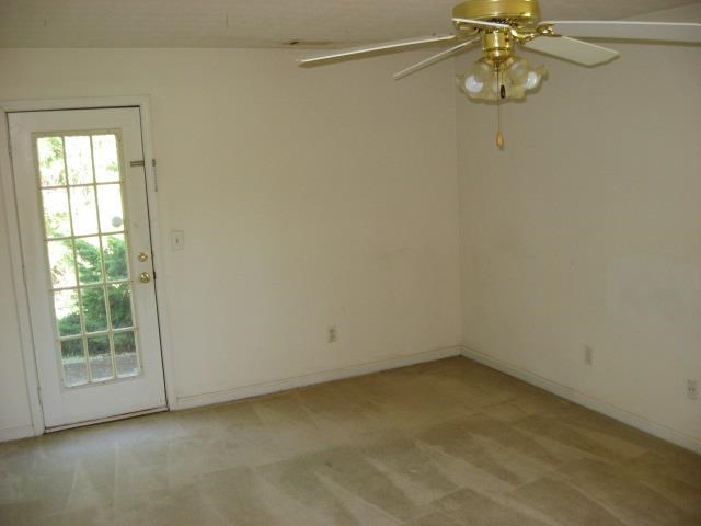 206 Bluff Ct, Jackson, GA 30233 photo 4