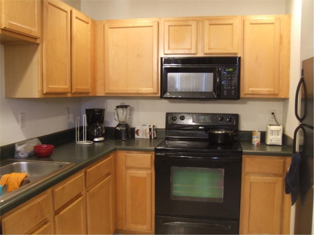 655 Lakeside Cir, Covington, GA 30016 photo 1