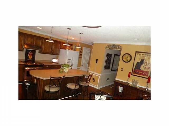 131 Hayes Cir, Rex, GA 30273 photo 7