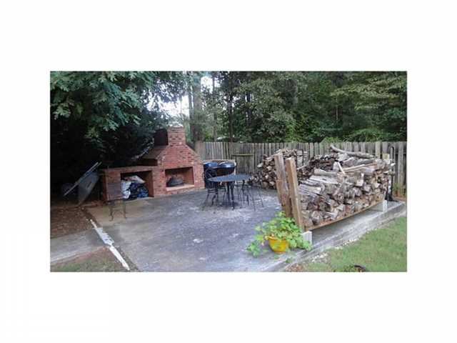 131 Hayes Cir, Rex, GA 30273 photo 18