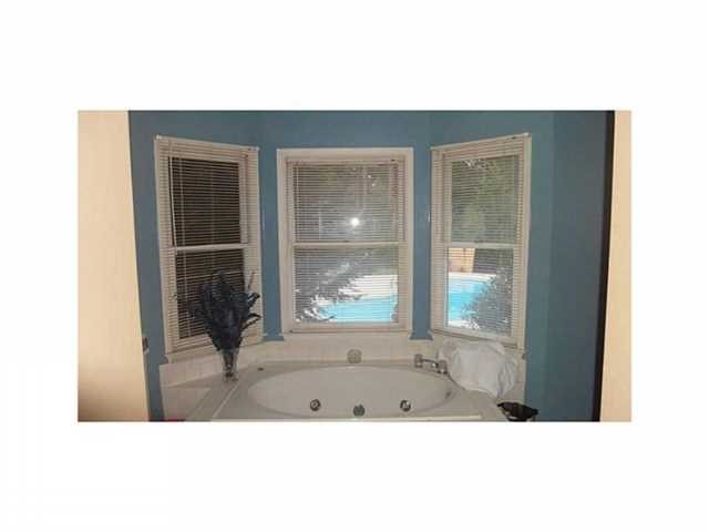 131 Hayes Cir, Rex, GA 30273 photo 11
