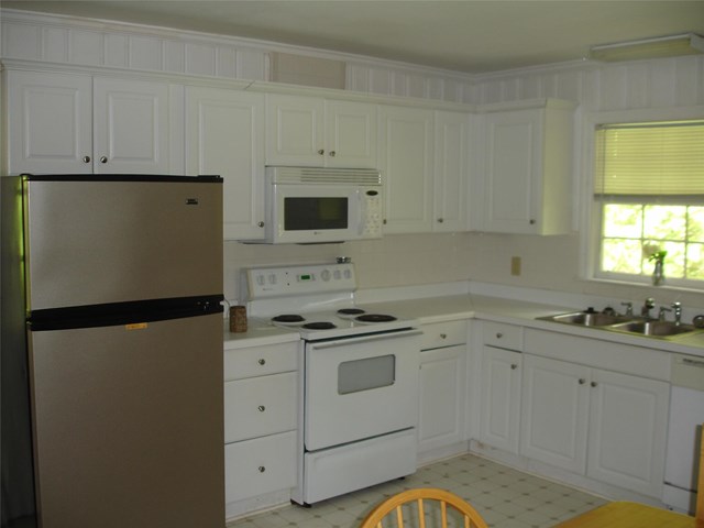 208 Sunset Dr, West Point, GA 31833 photo 2