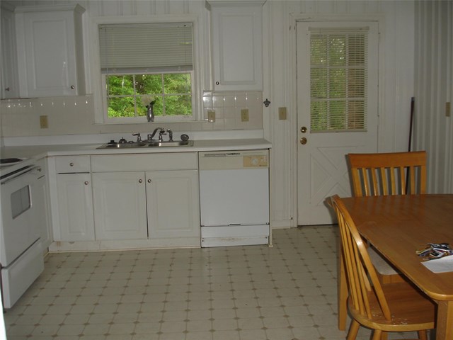 208 Sunset Dr, West Point, GA 31833 photo 3