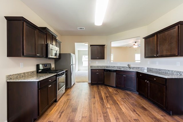 1083 Sutherland Dr, Winder, GA 30680 photo 5