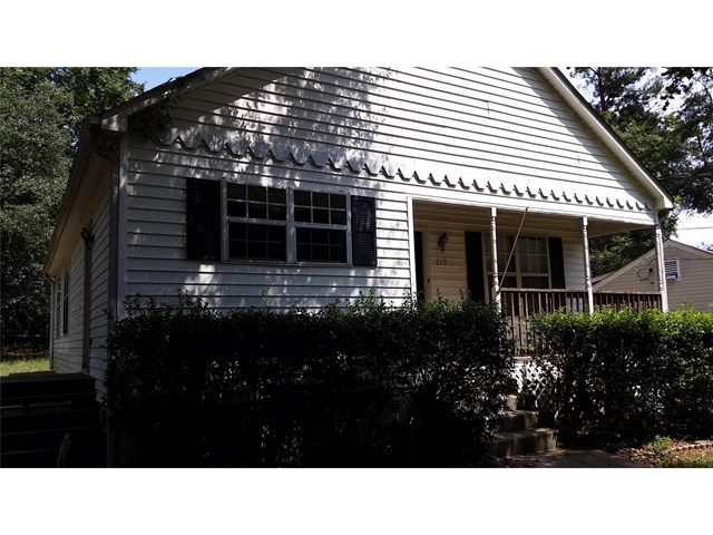 219 Memorial Dr, Barnesville, GA 30204 photo 1