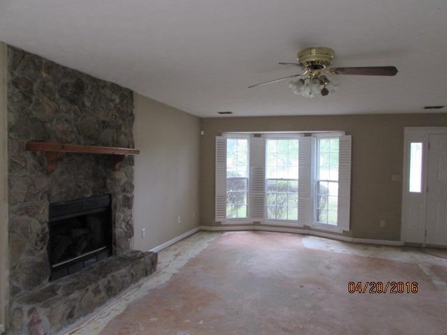 101 Hawthorne Cir, Lagrange, GA 30240 photo 4