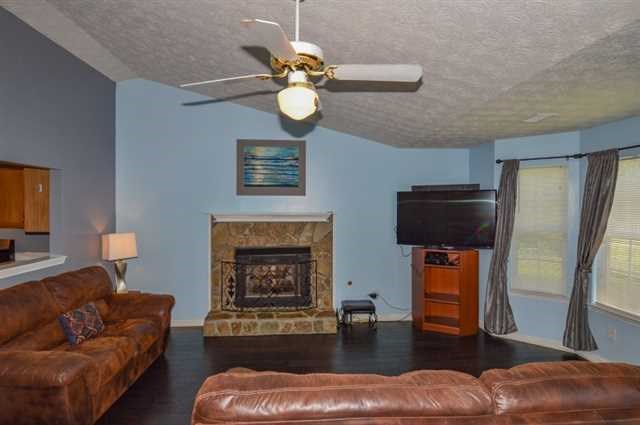 30 Greenville Ct, Hampton, GA 30228 photo 3