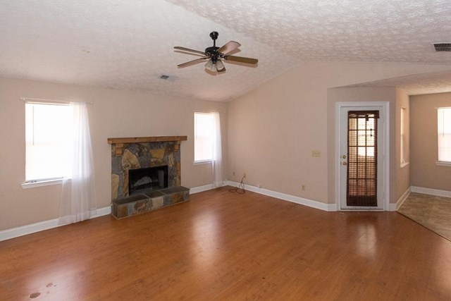 95 Mountainside Ln, Covington, GA 30016 photo 2