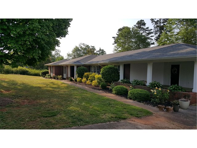 330 Grand Ave, Cornelia, GA 30531 photo 2