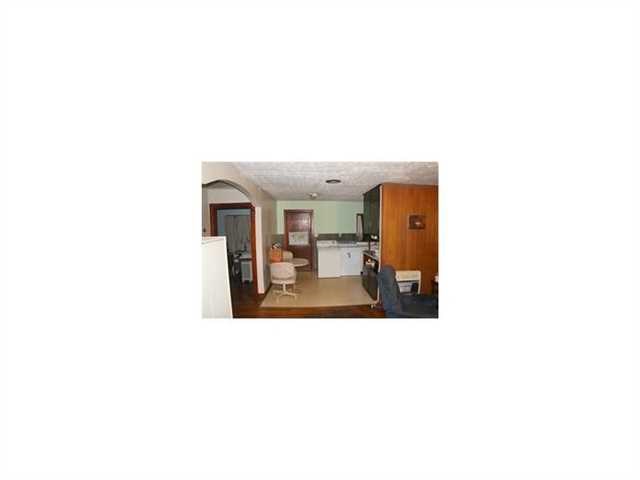 250 E Killian St, Canton, GA 30114 photo 2