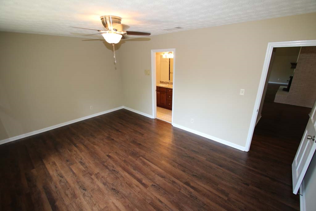 412 Camelot Dr, Lagrange, GA 30241 photo 4