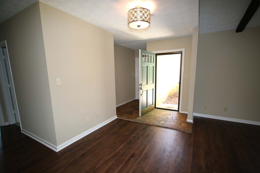 412 Camelot Dr, Lagrange, GA 30241 photo 7