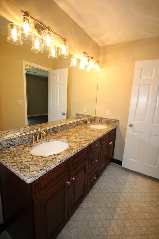 412 Camelot Dr, Lagrange, GA 30241 photo 5