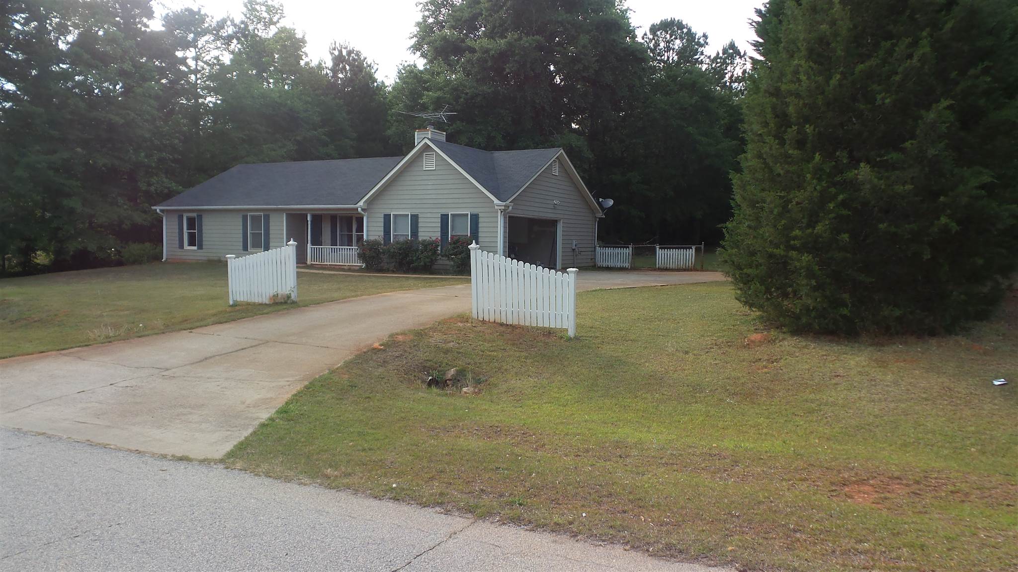 200 Chimney Ct, Covington, GA 30014 photo 3