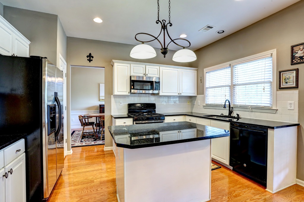3950 Longlake Dr, Duluth, GA 30097 photo 8