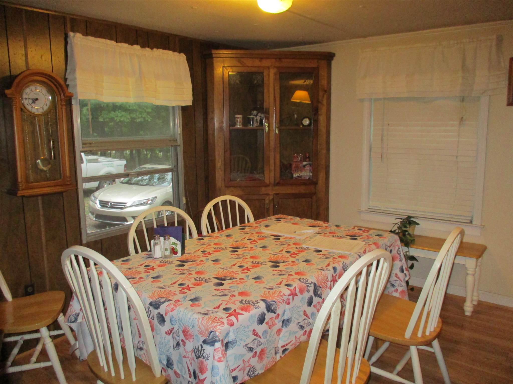 978 Five Points Rd, Barnesville, GA 30204 photo 5