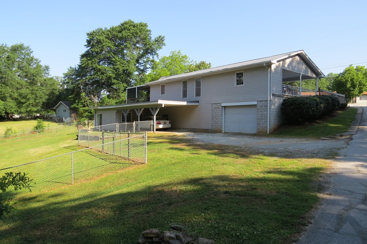 155 Lovell Rd, Toccoa, GA 30577 photo 2