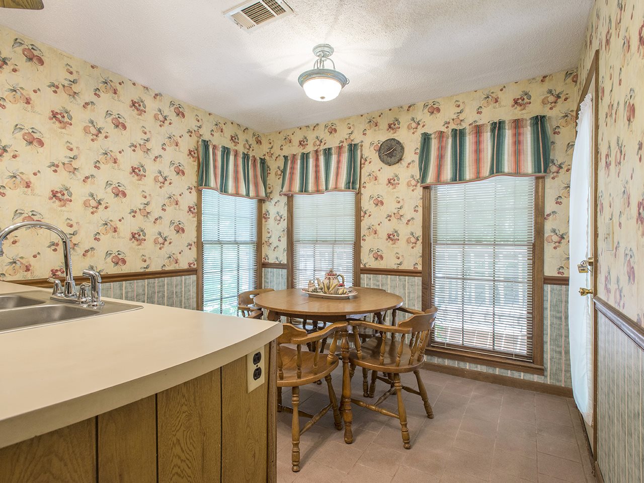 10985 Clearwater Dr, Hampton, GA 30228 photo 9