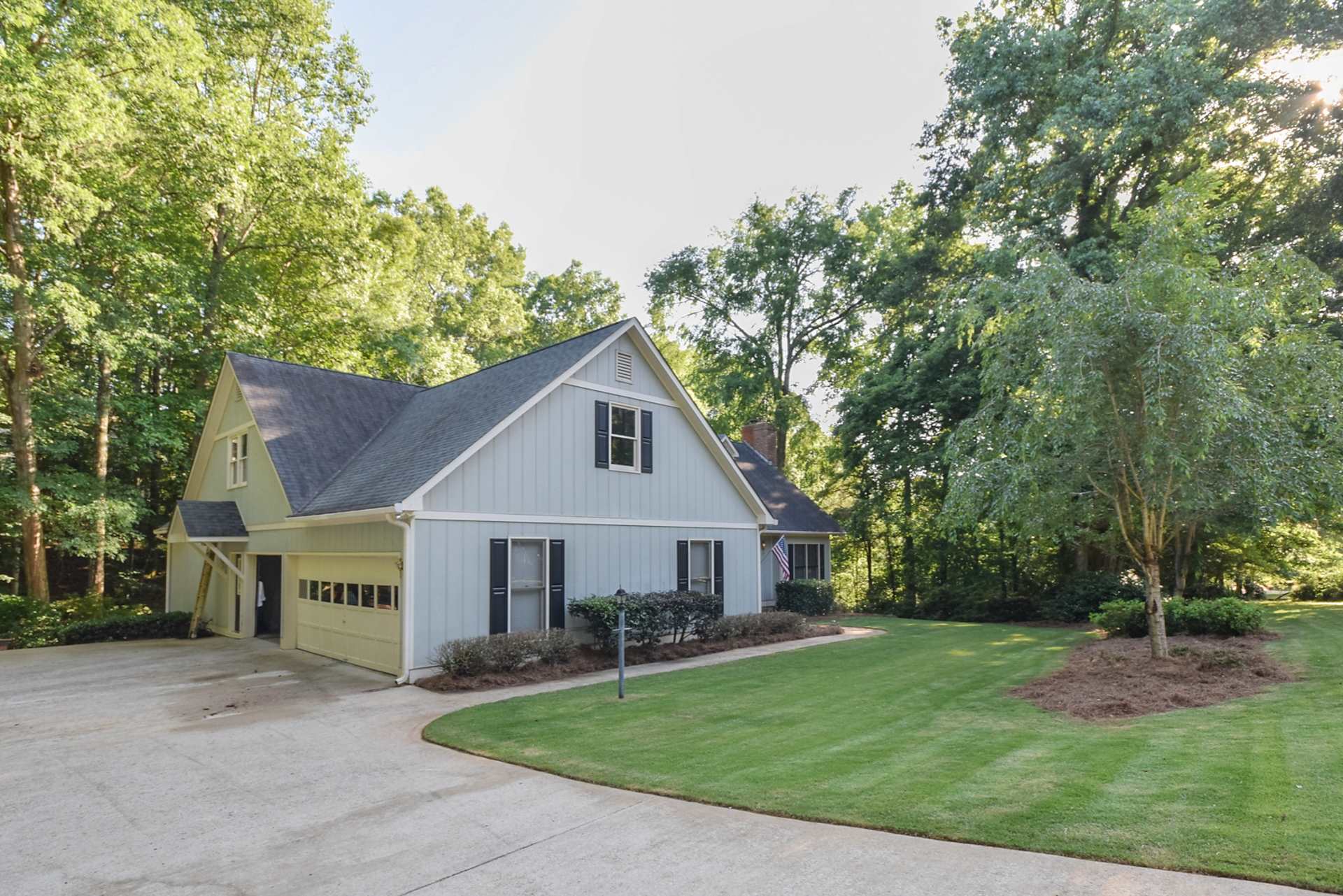 407 Ashford Cir, Lagrange, GA 30240 photo 2