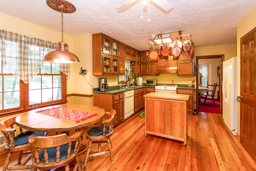 505 Anthony Dr, Tyrone, GA 30290 photo 9
