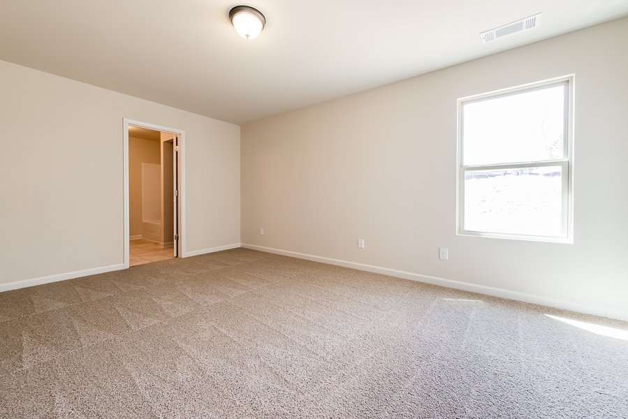 1077 Sutherland Dr, Winder, GA 30680 photo 7