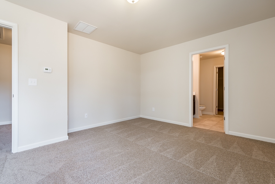 1077 Sutherland Dr, Winder, GA 30680 photo 8