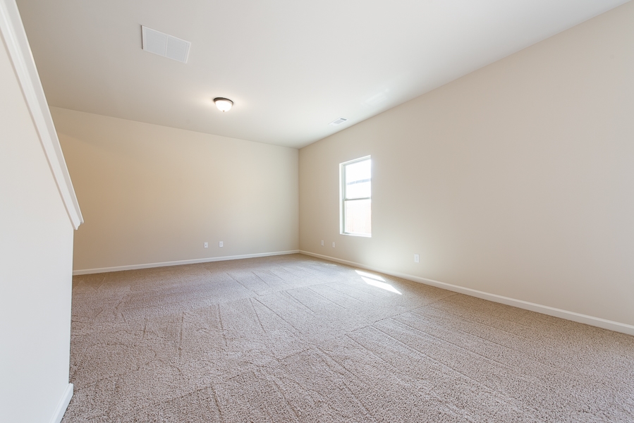 1077 Sutherland Dr, Winder, GA 30680 photo 5