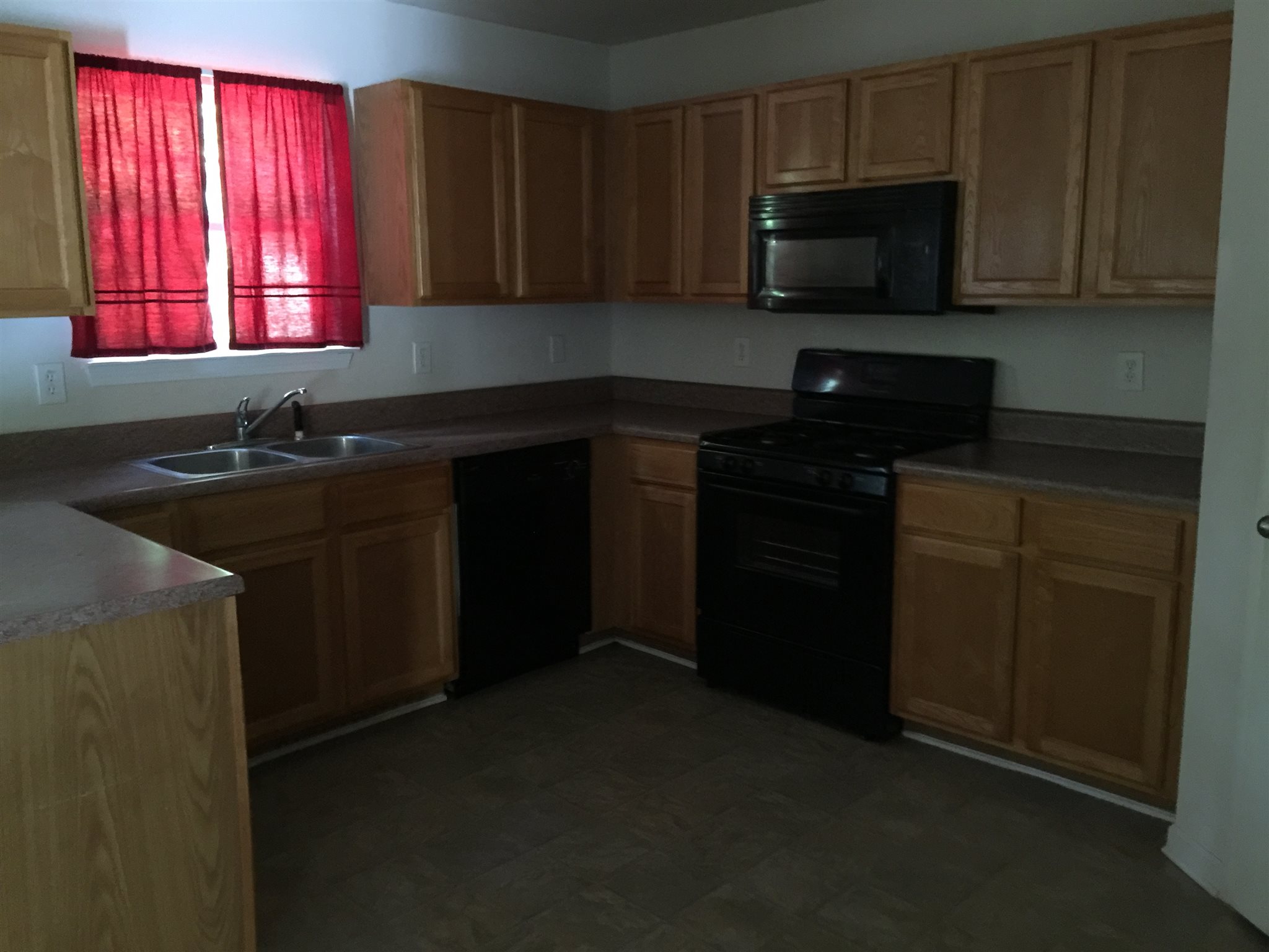 1136 Oak Holw, Hampton, GA 30228 photo 8