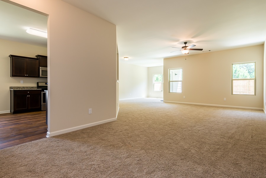 1095 Sutherland Dr, Winder, GA 30680 photo 3