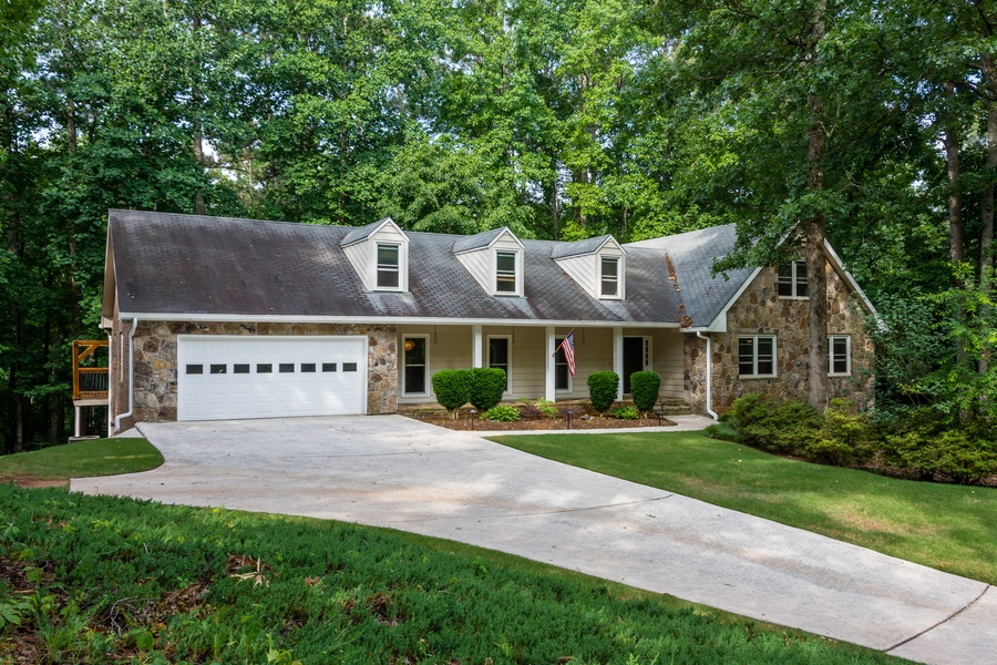 1730 E Gate Dr, Stone Mountain, GA 30087 photo 1