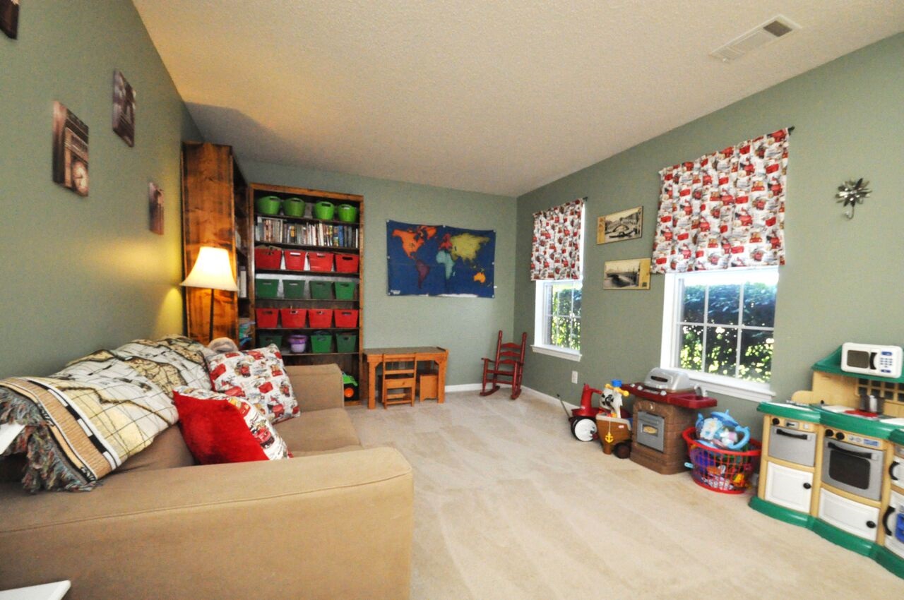 633 Burtons Cv, Hampton, GA 30228 photo 2