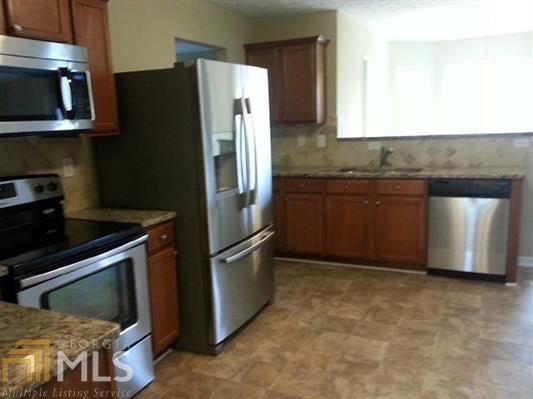 351 Cobblestone Ct, Hampton, GA 30228 photo 3