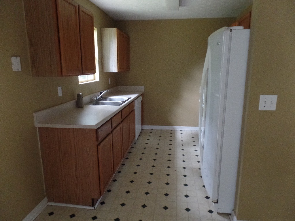 1270 S Hampton Rd, Hampton, GA 30228 photo 5