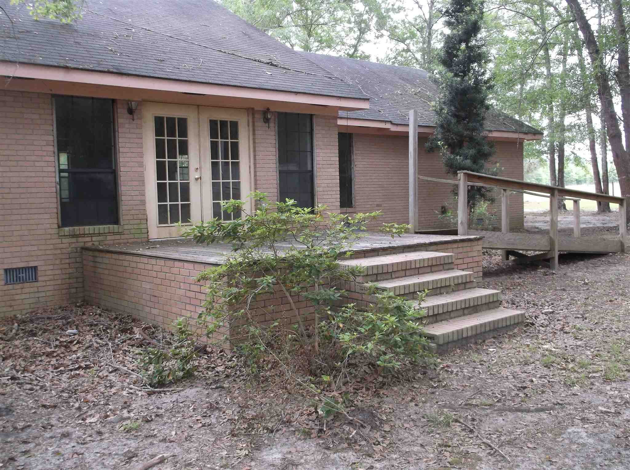 301 Spell Dr, Pembroke, GA 31321 photo 2