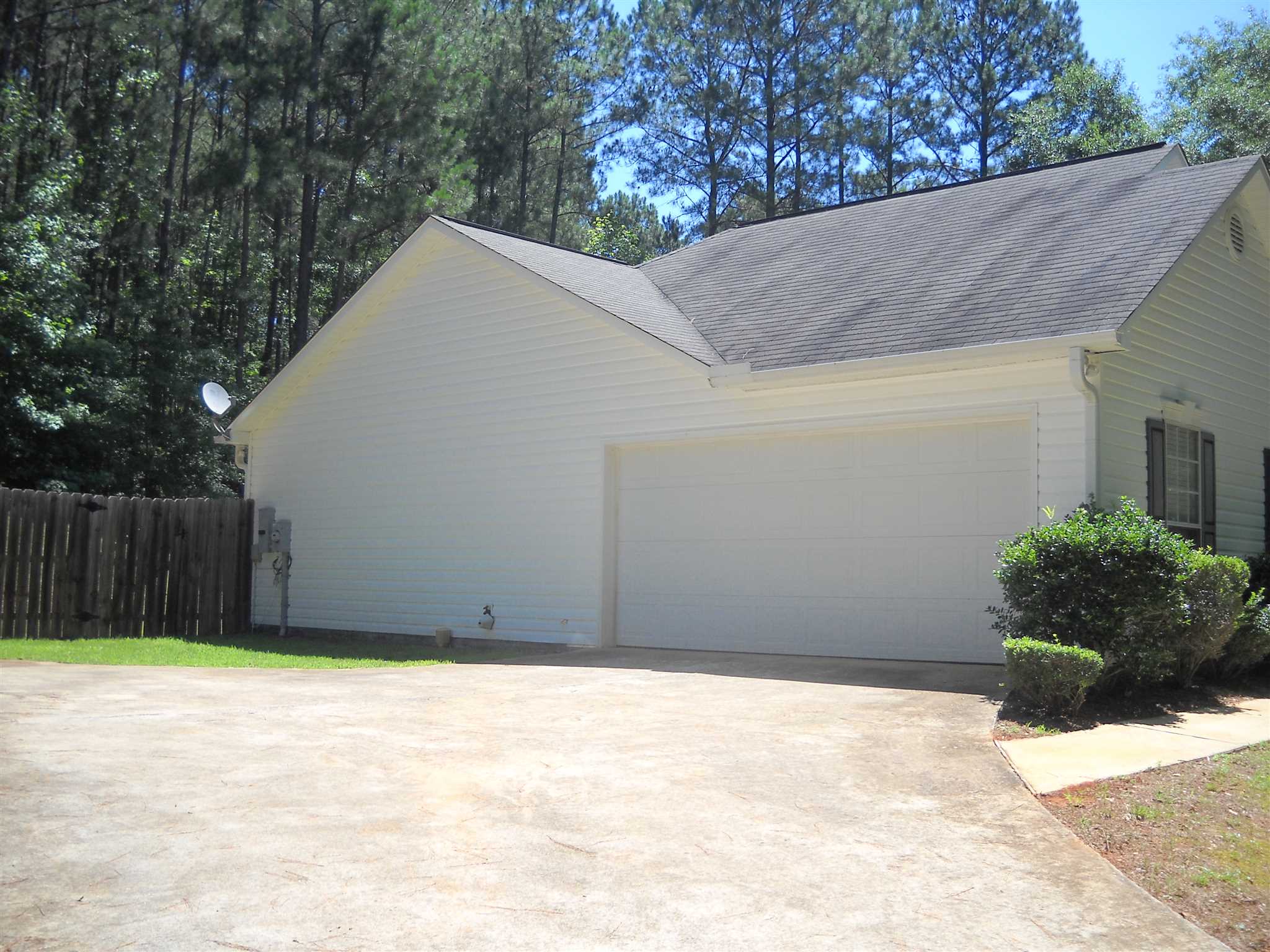 300 Edgemont Dr, Lagrange, GA 30241 photo 2