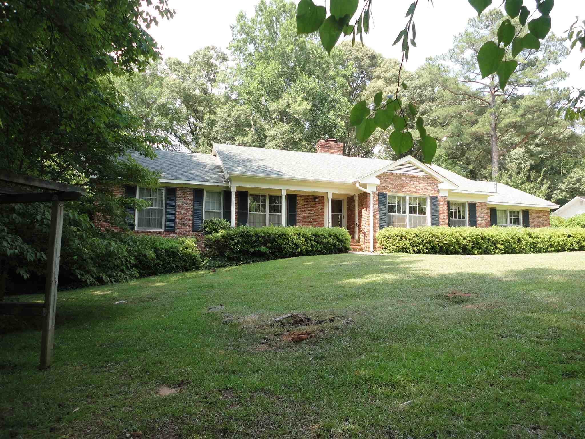 724 La Rose Ter, Lagrange, GA 30240 photo 3