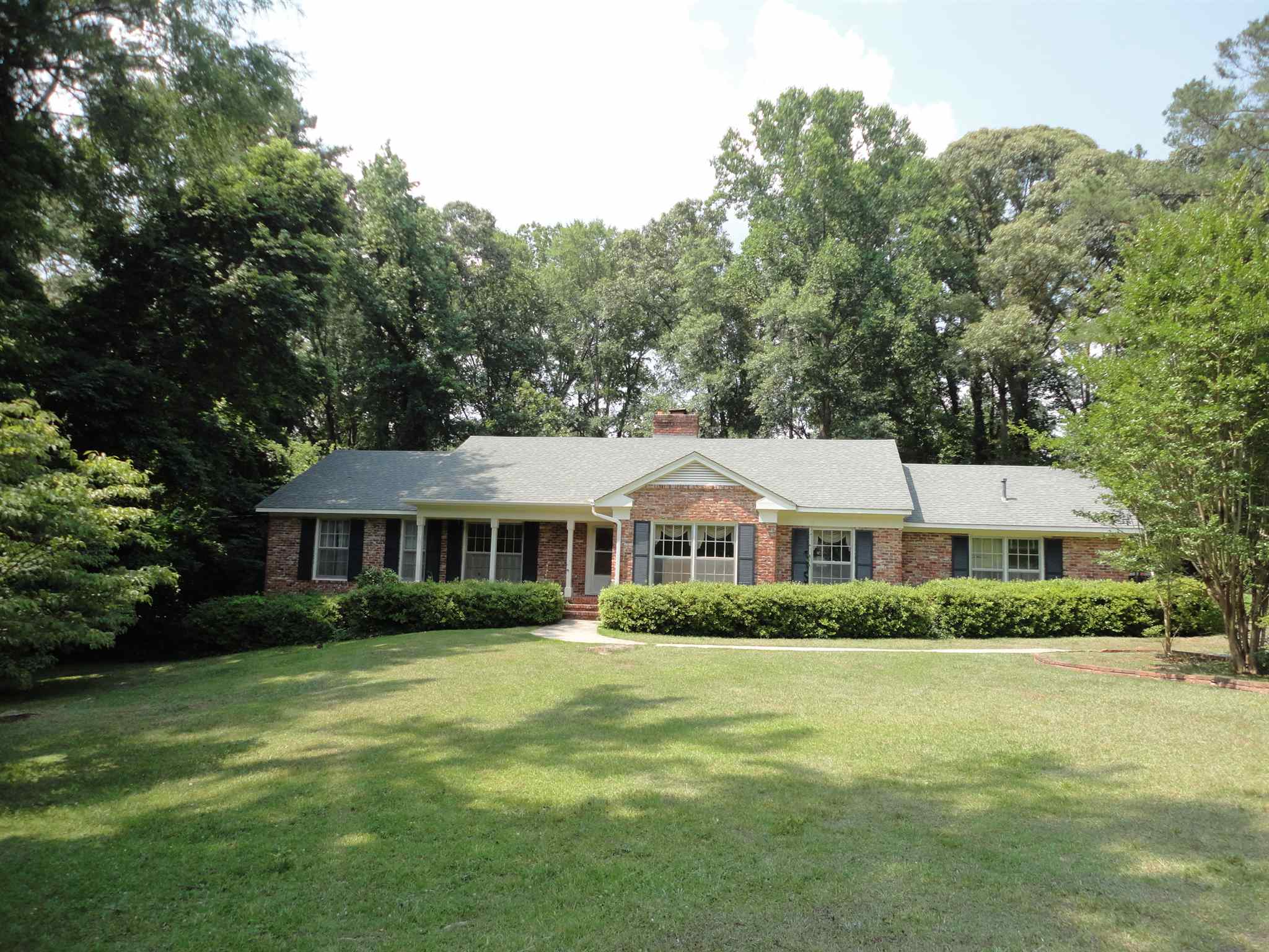 724 La Rose Ter, Lagrange, GA 30240 photo 1