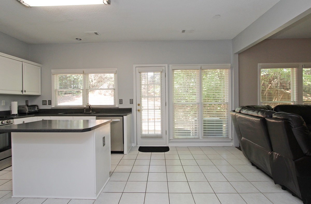 6455 Barwick Ln, Duluth, GA 30097 photo 10